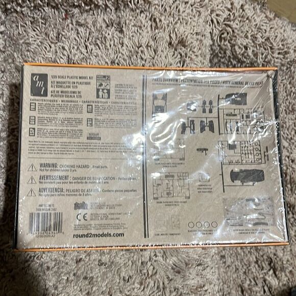 NWT 
AMT 1/25 2006 Nissan 350Z AMT1220M Model Car 1/24-1/25 - Picture 3 of 3